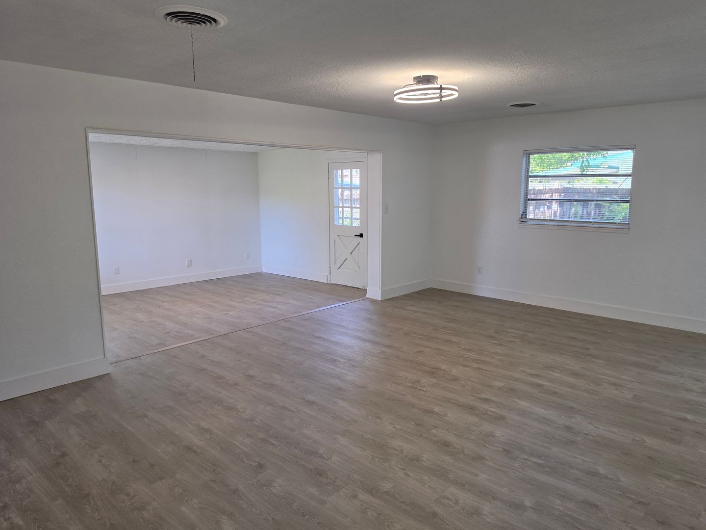 FOR RENT!!! SIMPLY STUNNING AND SPACIUS 3 BED 2 BATH SINGLE FAMILY HOME.. – photo 5