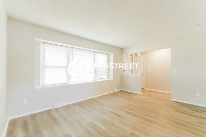 11604 Palmer Avenue – photo 2