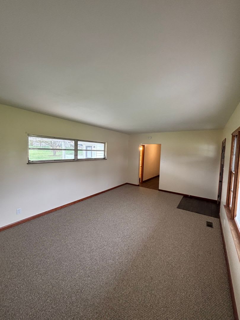 Newly Remodeled rancher in Halls – photo 3