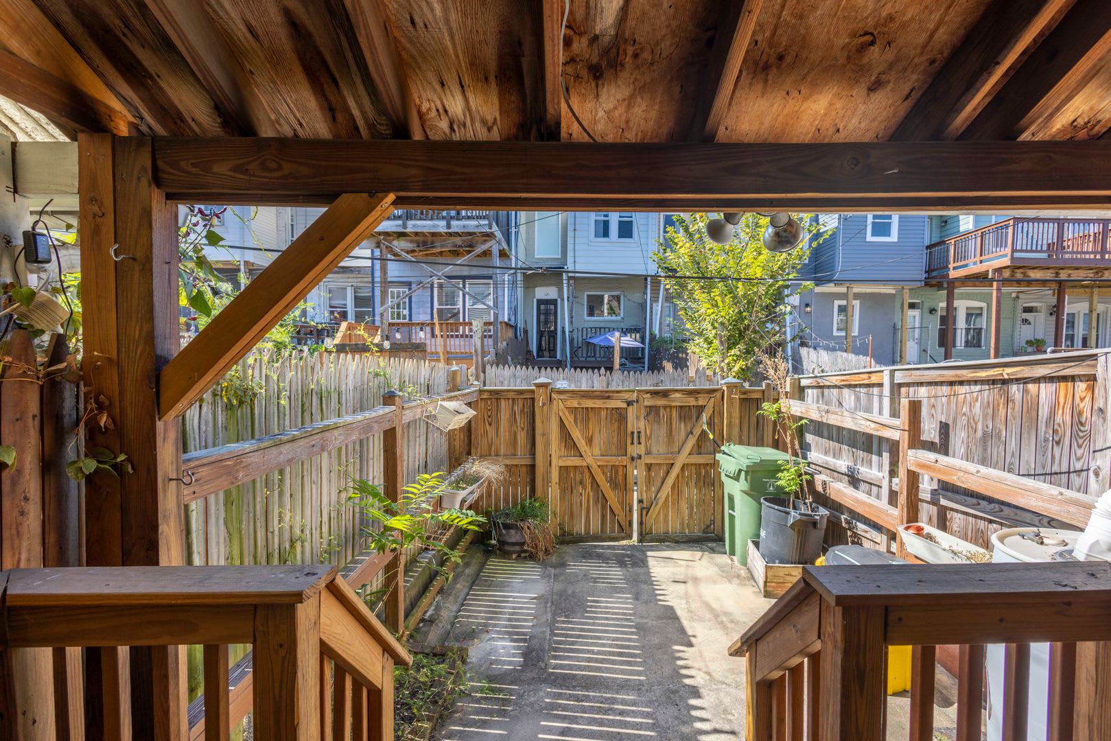 Charming 2BD/1BA Townhome in Patterson Park, MD! – photo 2