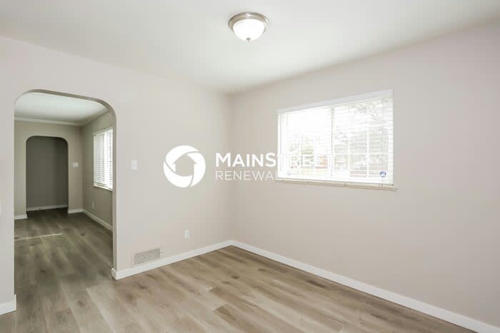 9171 Vine Street – photo 4