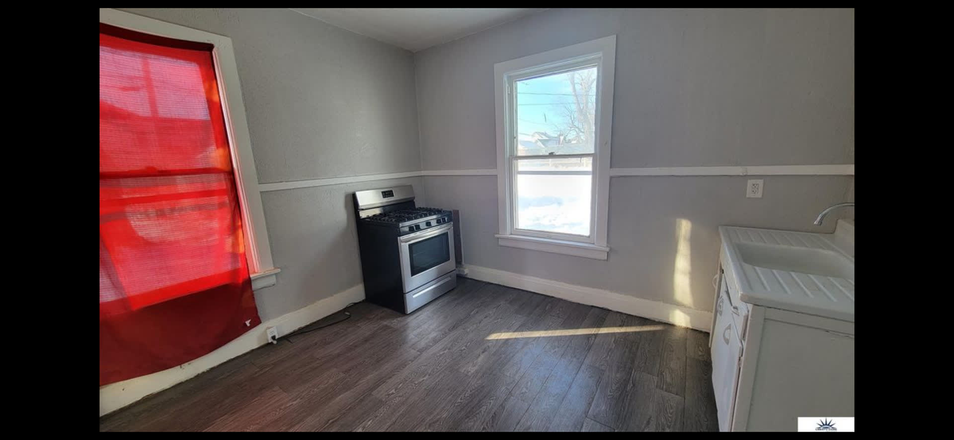 2423 Templeton St – photo 4