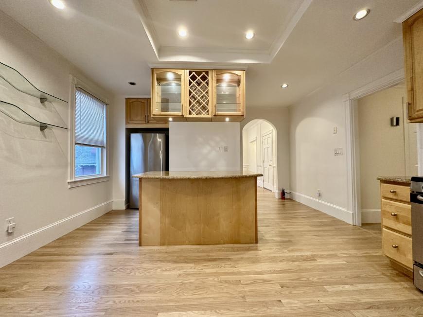 8 White Ave. – photo 3