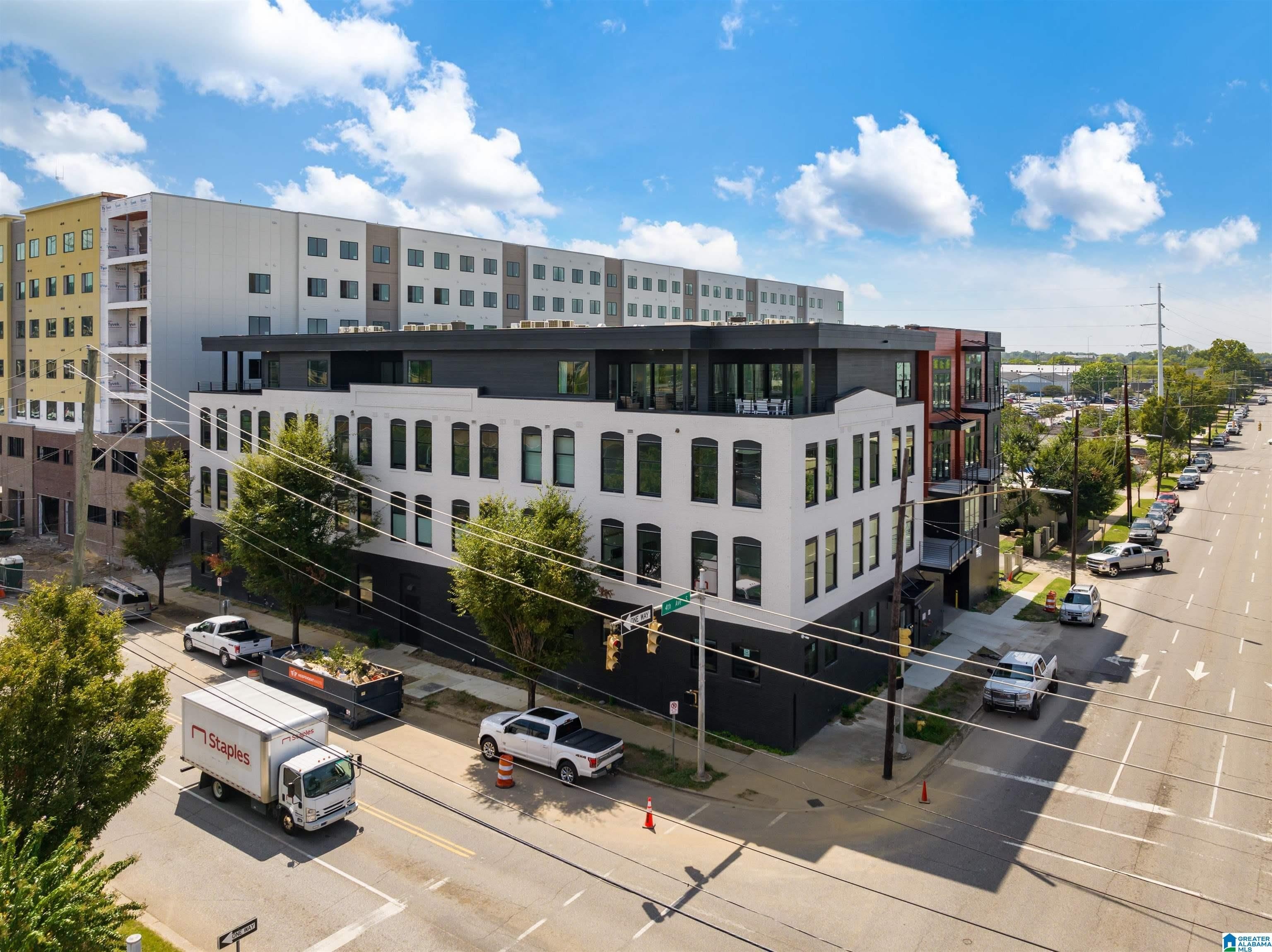 1329 S 4TH AVENUE – photo 2