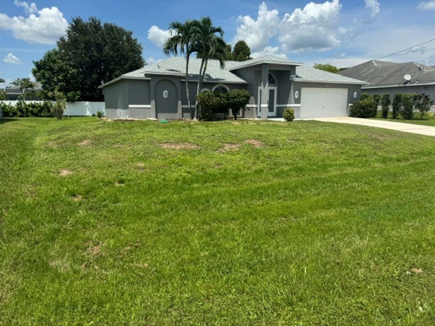 3BR/2BA Single Family House Available – photo 2