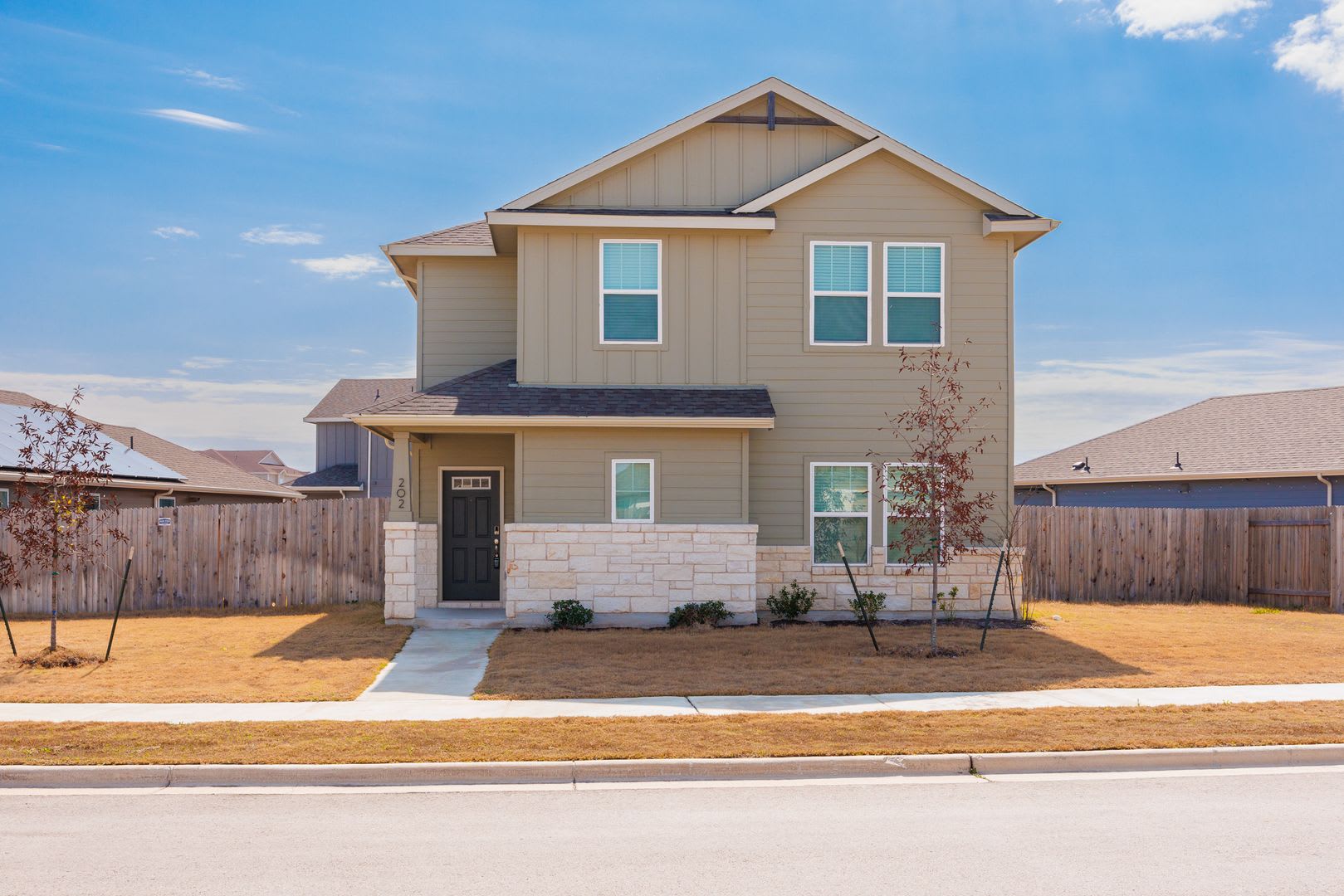 Like New in Durango Farms!!!! – photo 1
