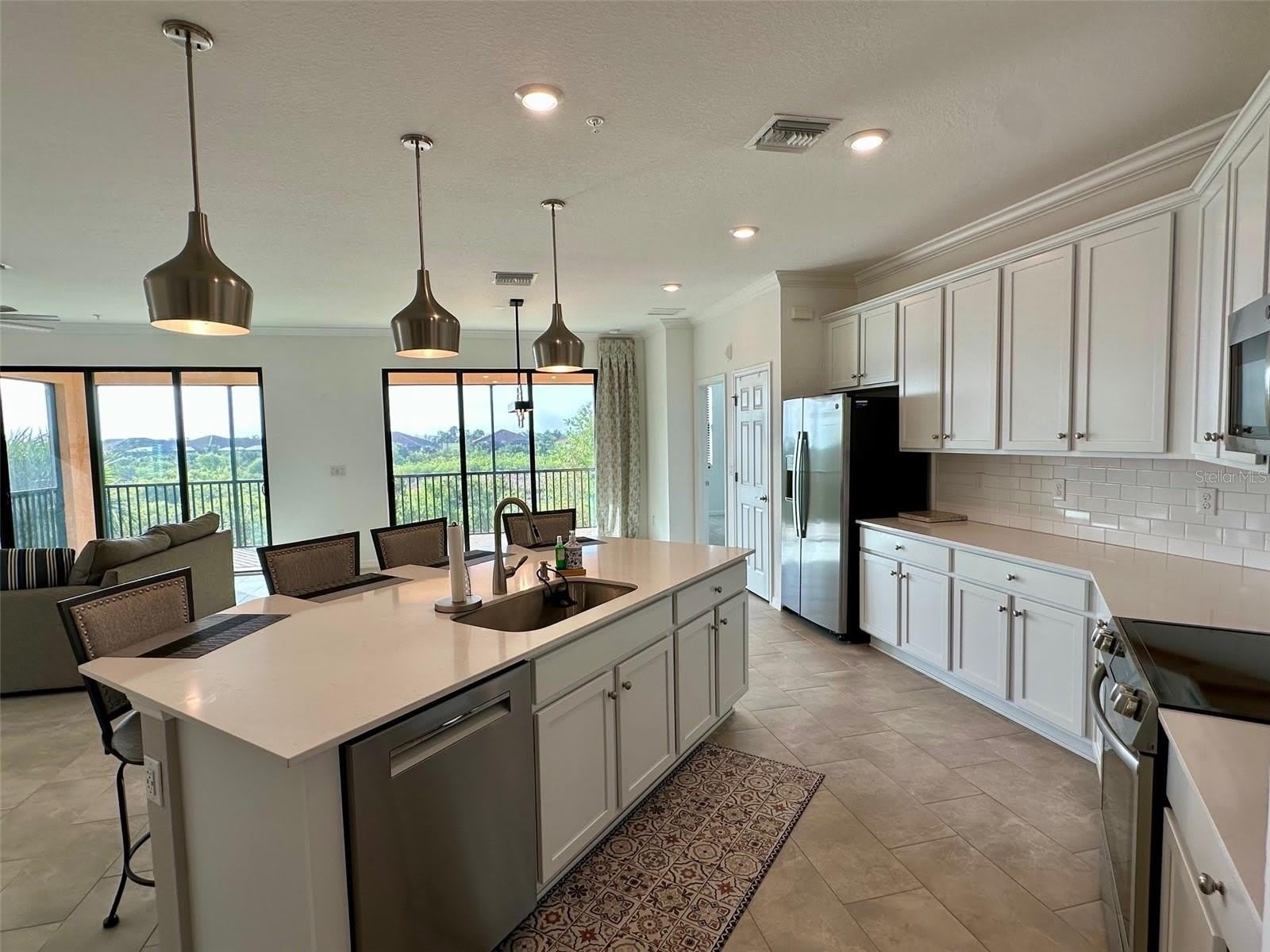 10027 CROOKED CREEK Drive – photo 3