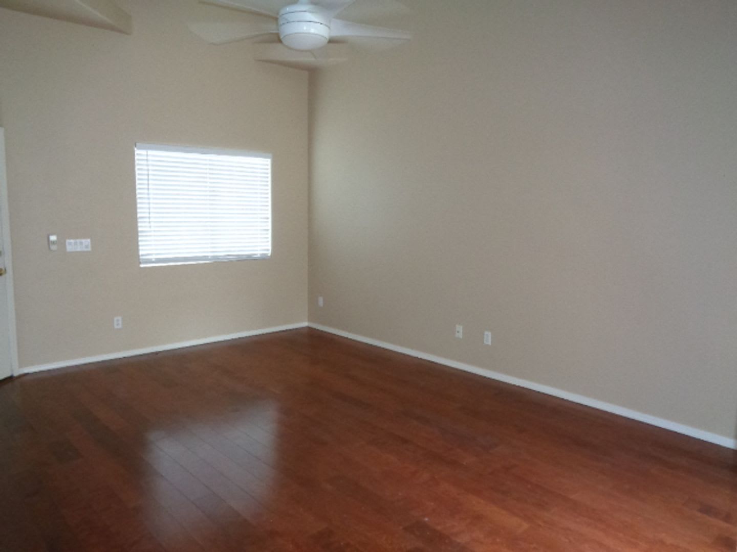 Great 3 bedroom house in gated community near Arrowhead Town Center – photo 5