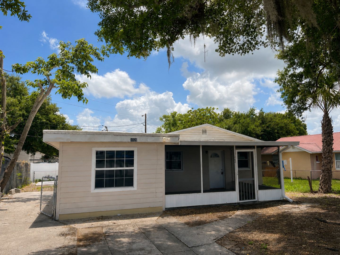 Spacious 4BR/1BA Lakeland Home with Screened Porch & Fenced Backyard! – photo 1