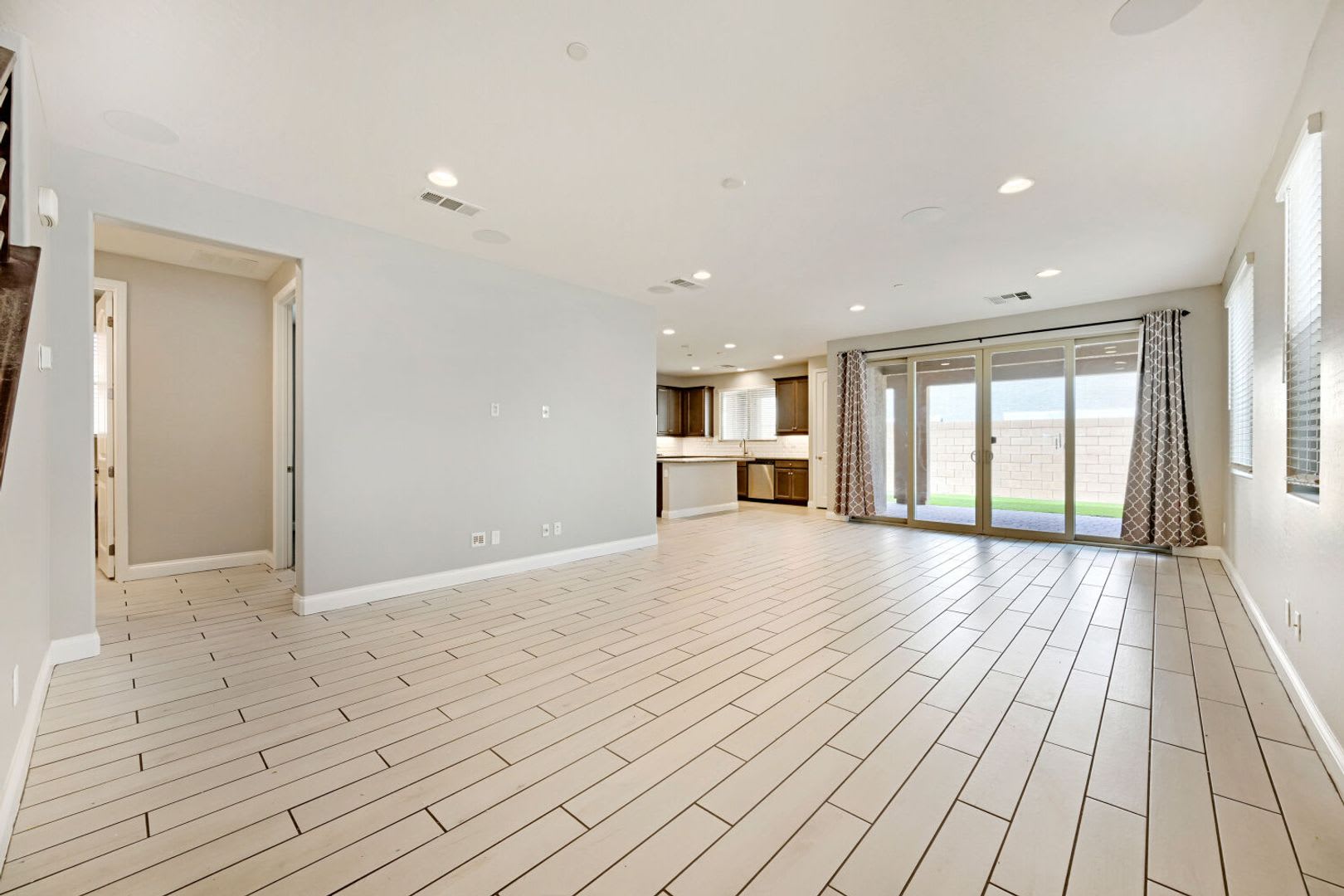 Luxury Cadence Living Spacious 5 Bedroom Home With Loft Resort Style Amenities In Henderson – photo 4