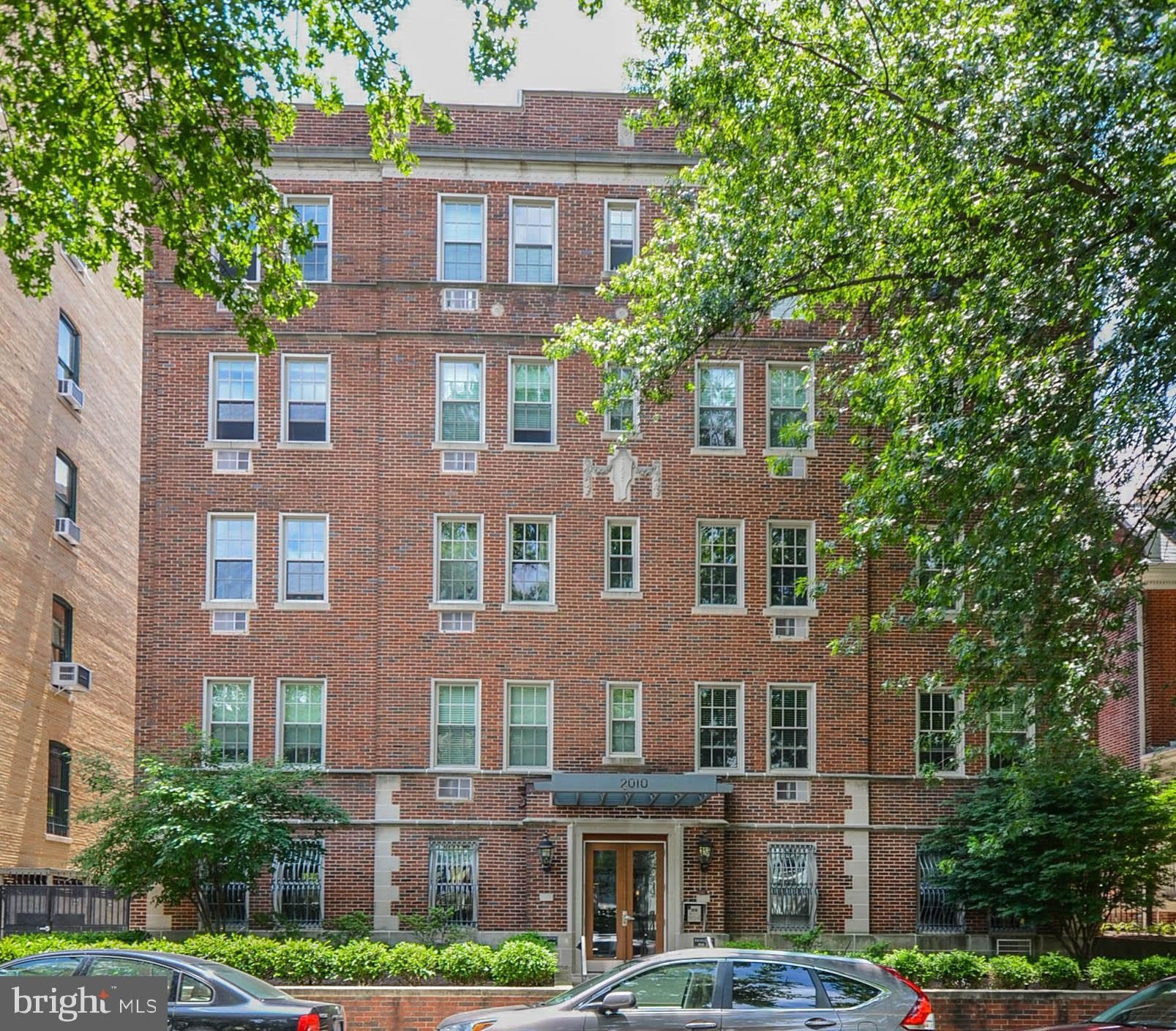 2010 KALORAMA Road NW – photo 2