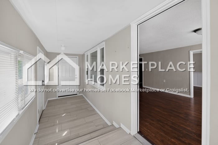 1110 Pinkston St – photo 2