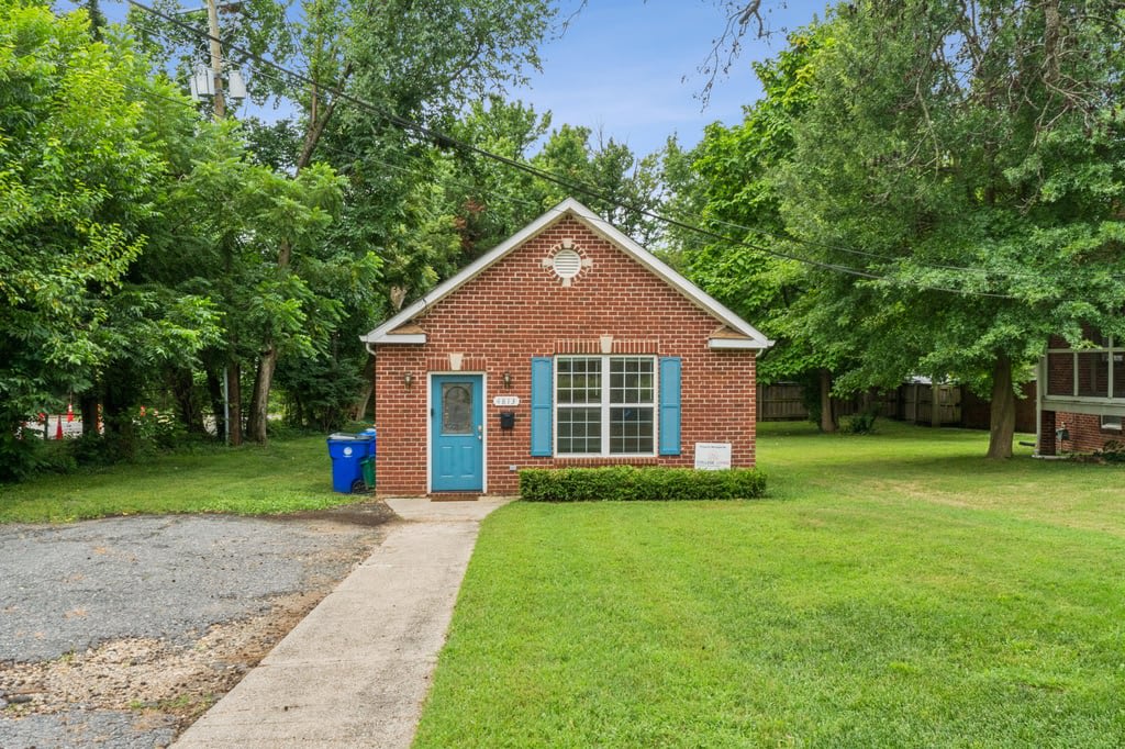 4813 Calvert Road – photo 1