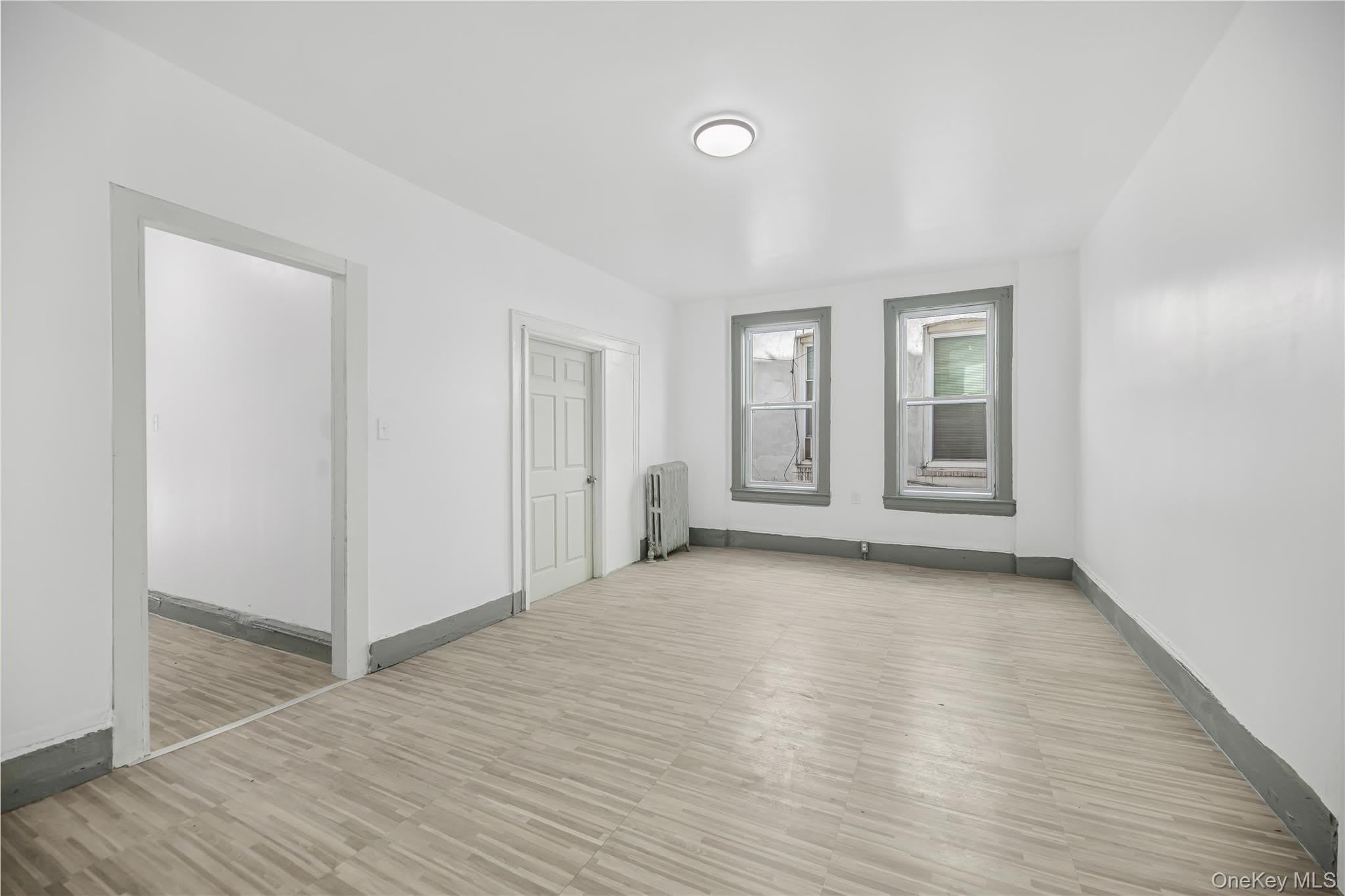 1260 Evergreen Avenue – photo 3