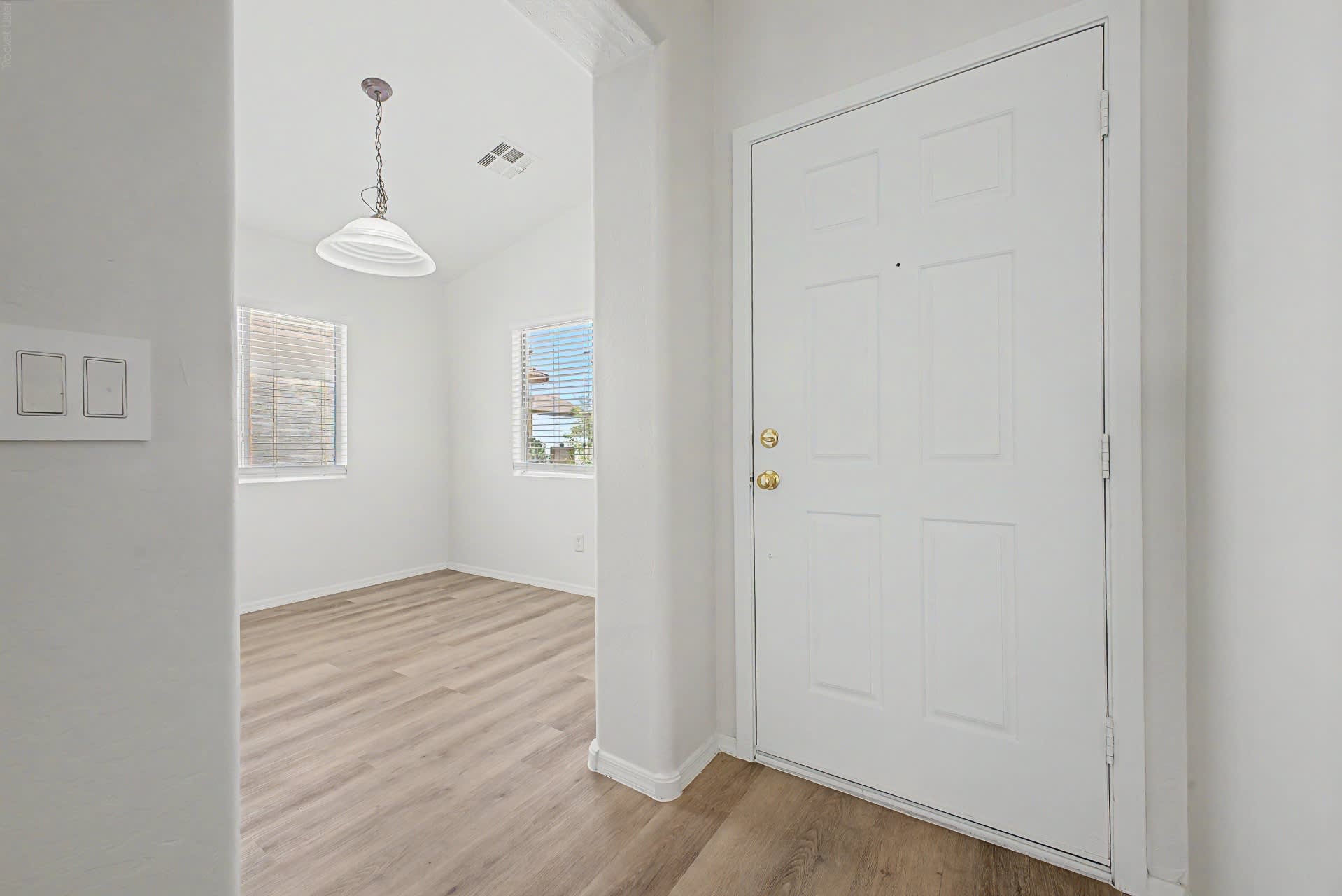 22820 W. Papago St. – photo 3