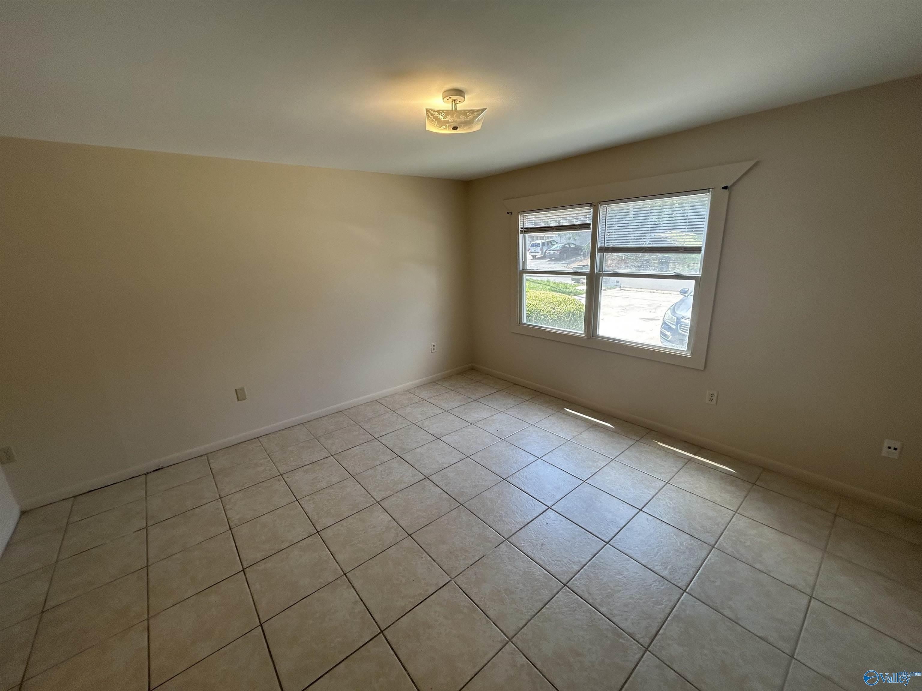 124 Michael Avenue – photo 2