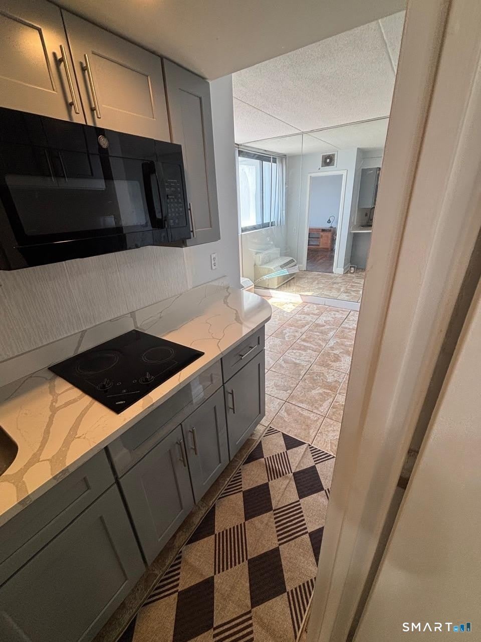 60 Strawberry Hill Avenue – photo 2
