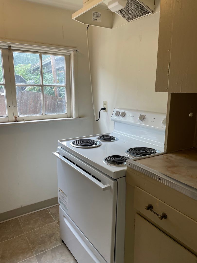 Cute 2 Bedroom 1 Bath Home in Shady Cove – photo 5