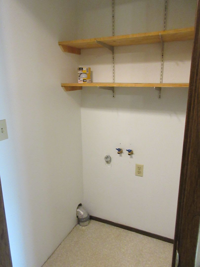 Updated, Spacious One Bedroom – photo 4