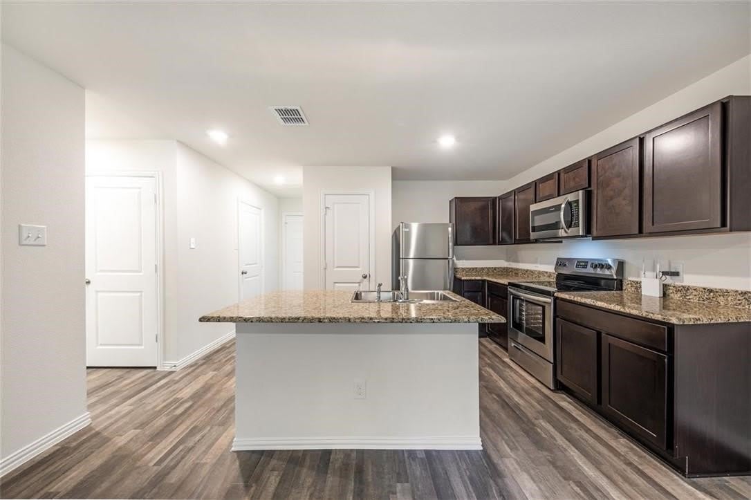 1005 Dawson Street – photo 4