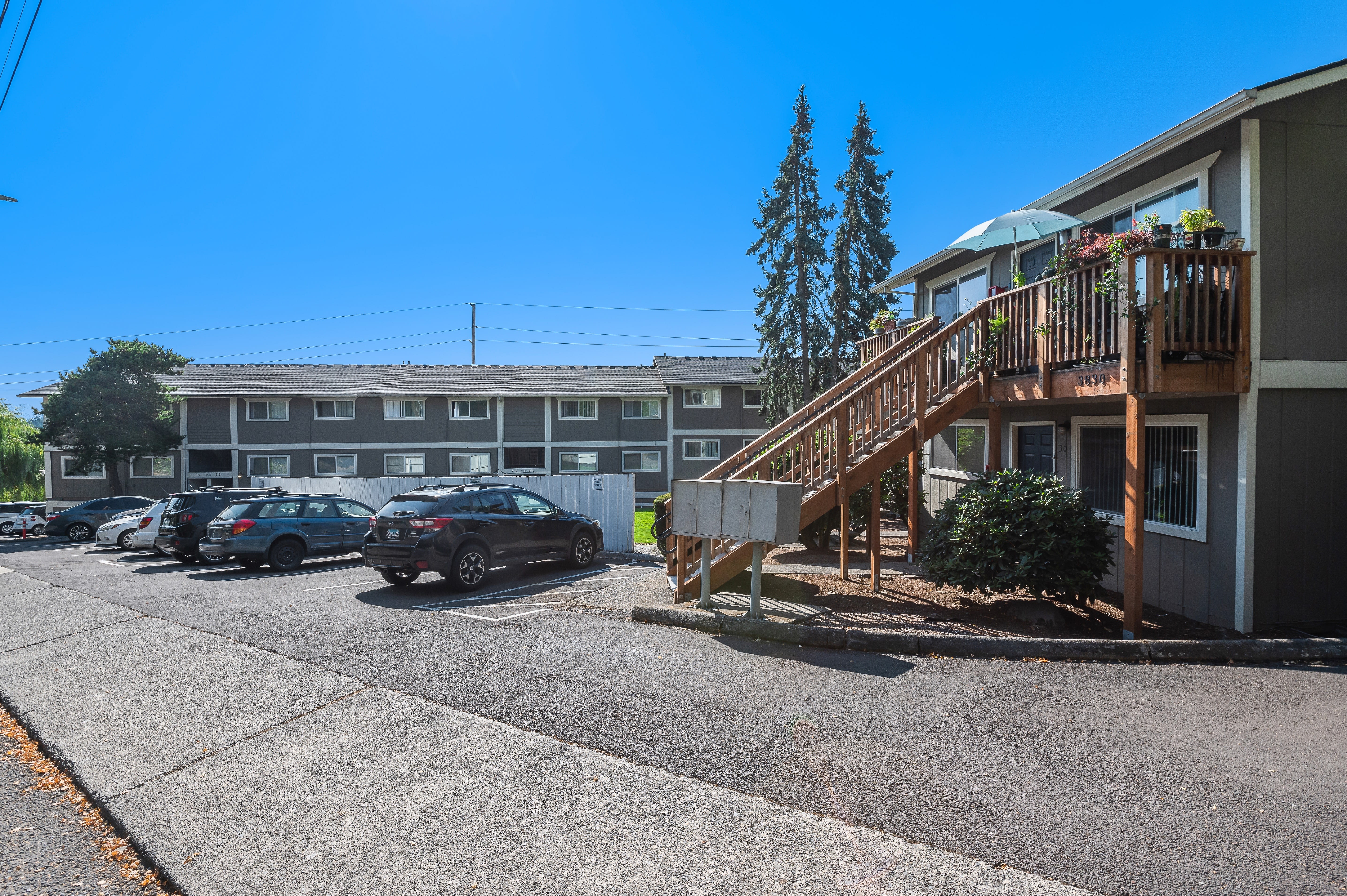 Crestwood Courts – photo 1