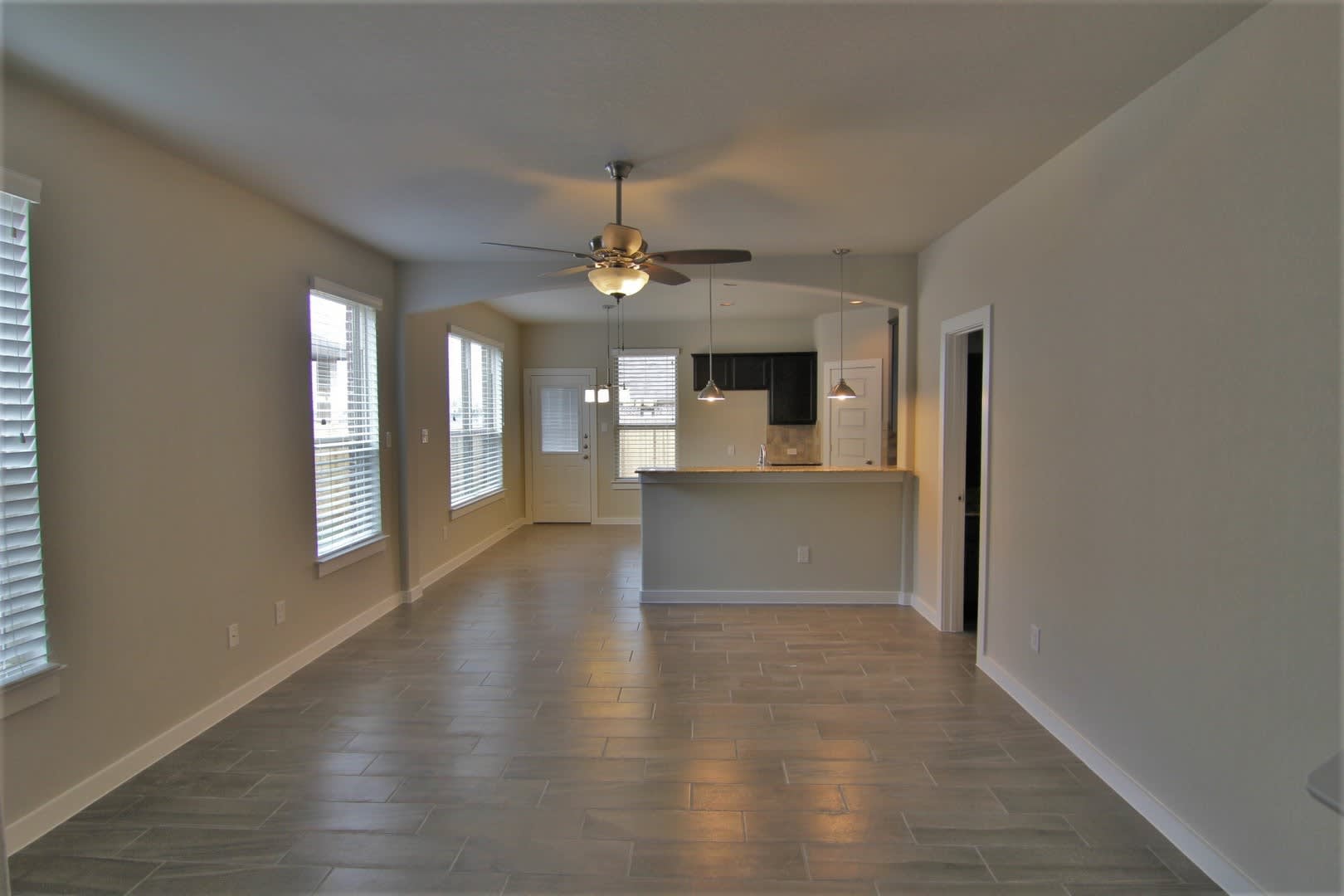 3 2 5 2 Duplex Close To Creekside Shopping Restaurants Entertainment Fenced In Backyard Cisd – photo 3
