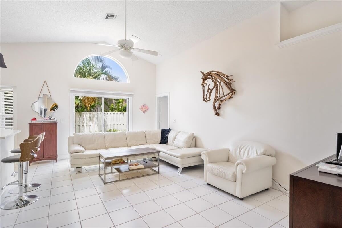 2606 Bedford Mews Drive – photo 3