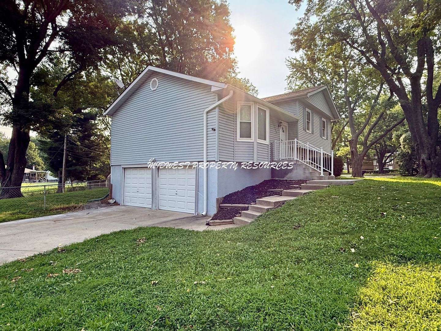 Beautiful 3 Bedroom Home in Lee's Summit – photo 2
