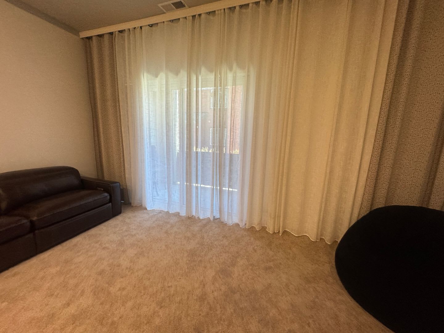 Contemporary 2 Bedroom Condo In The Heart Of Aurora – photo 5