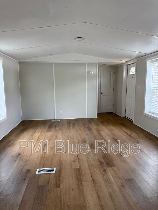 253 Friendly Circle – photo 4