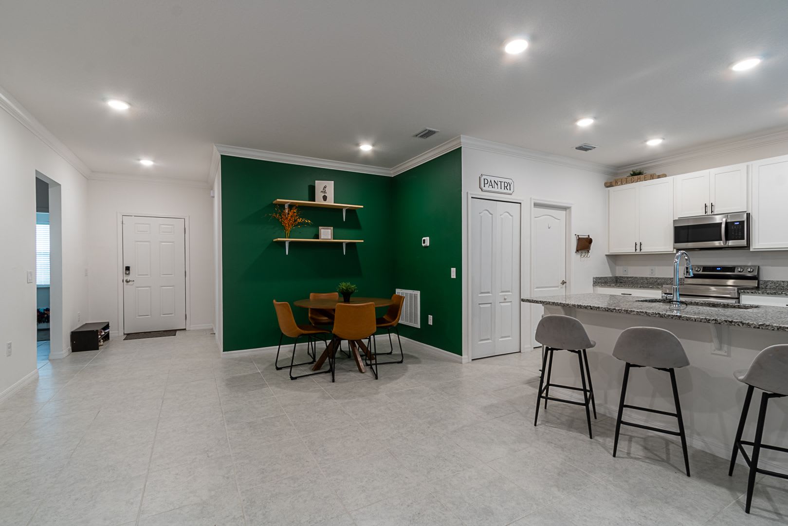 Spacious 4-Bedroom Home in Tara Village – Available NOW! – photo 5
