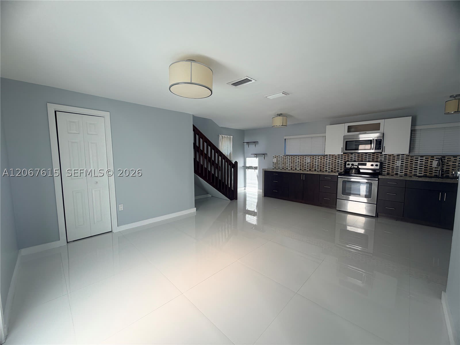 12701 SW 47th St – photo 3