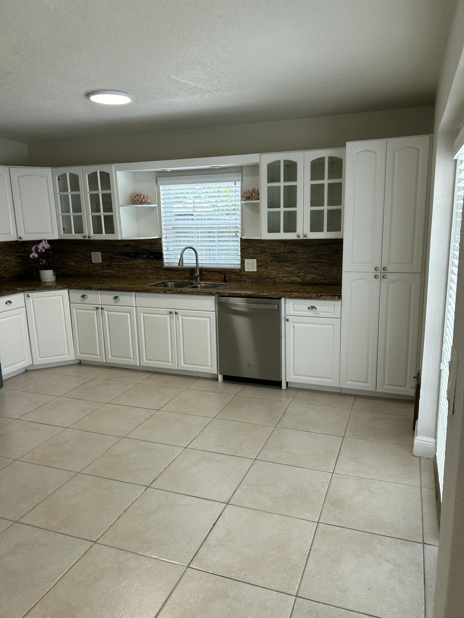 61 NW 47th Street – photo 4