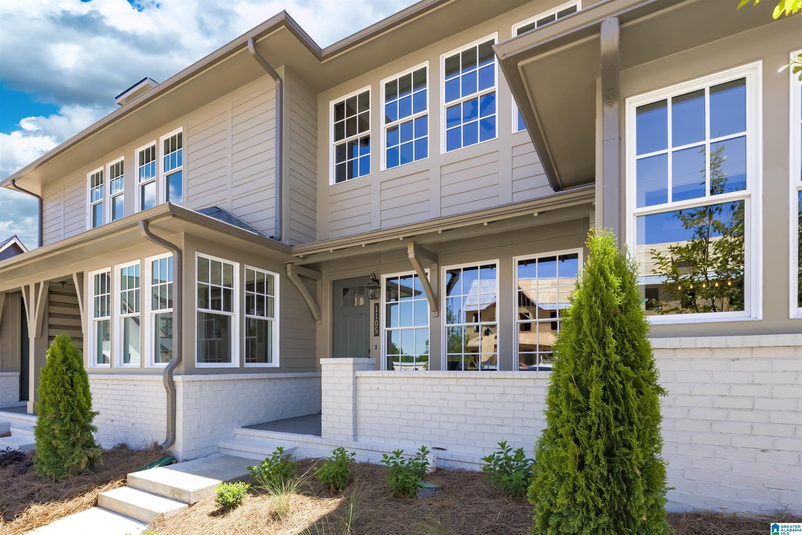 1105 Windsor Square – photo 2