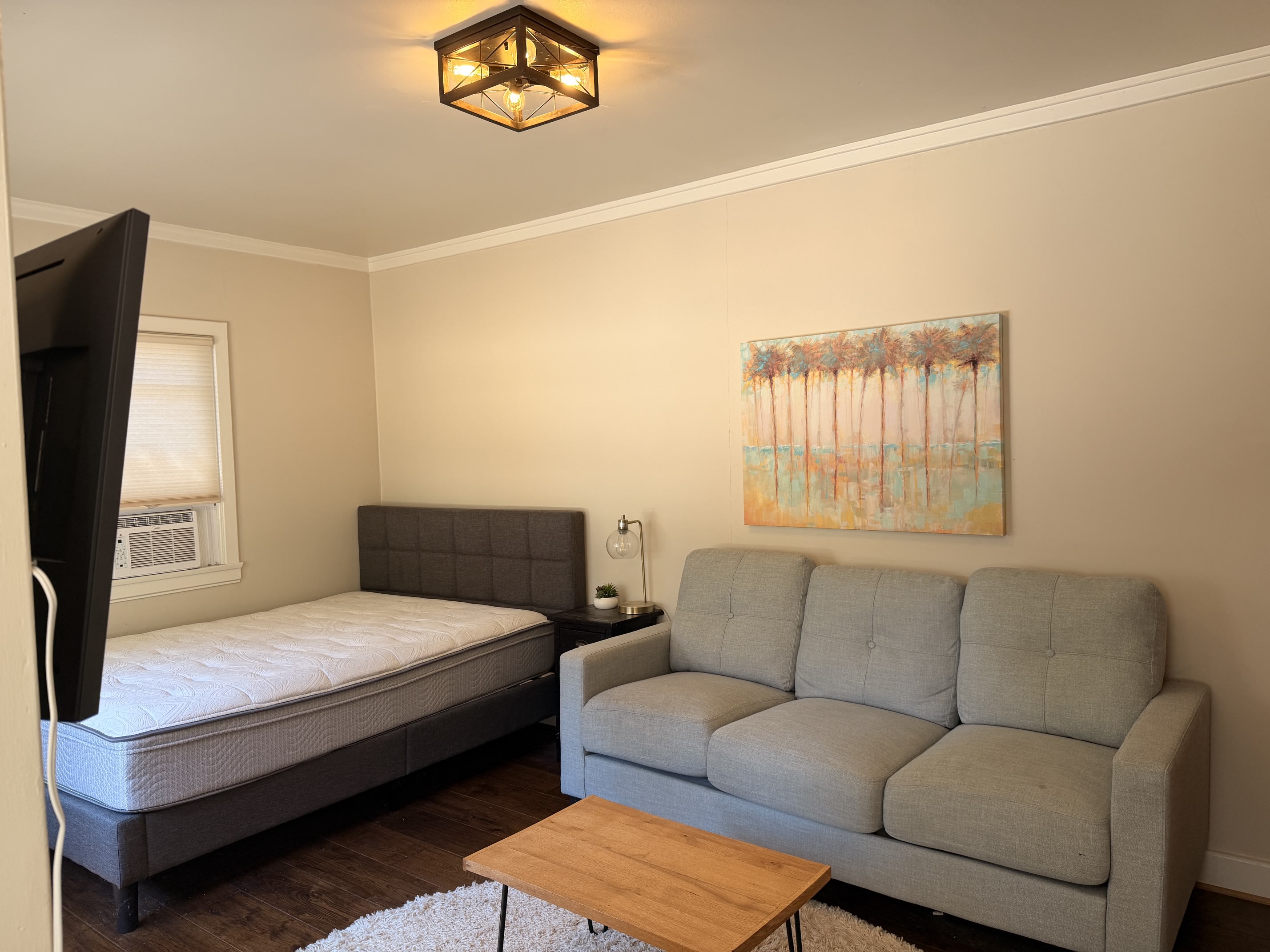 705 1/2 South Oakdale Avenue – photo 2
