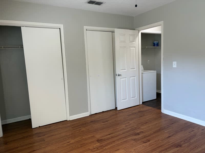 214 White Drive Apt F 1 – photo 5