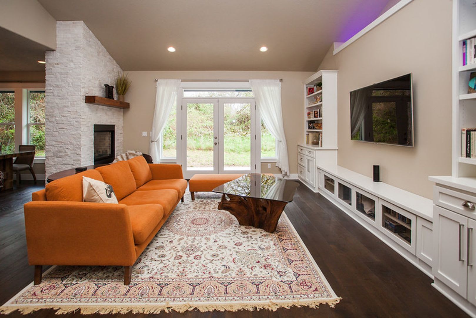 Custom Hillsboro Ranch With Gourmet Kitchen Dual Fireplaces Upgraded Finishes – photo 3