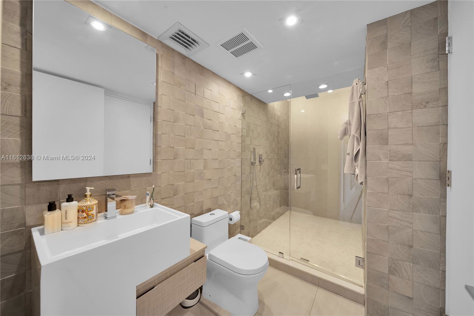 3610 Yacht Club Drive – photo 2