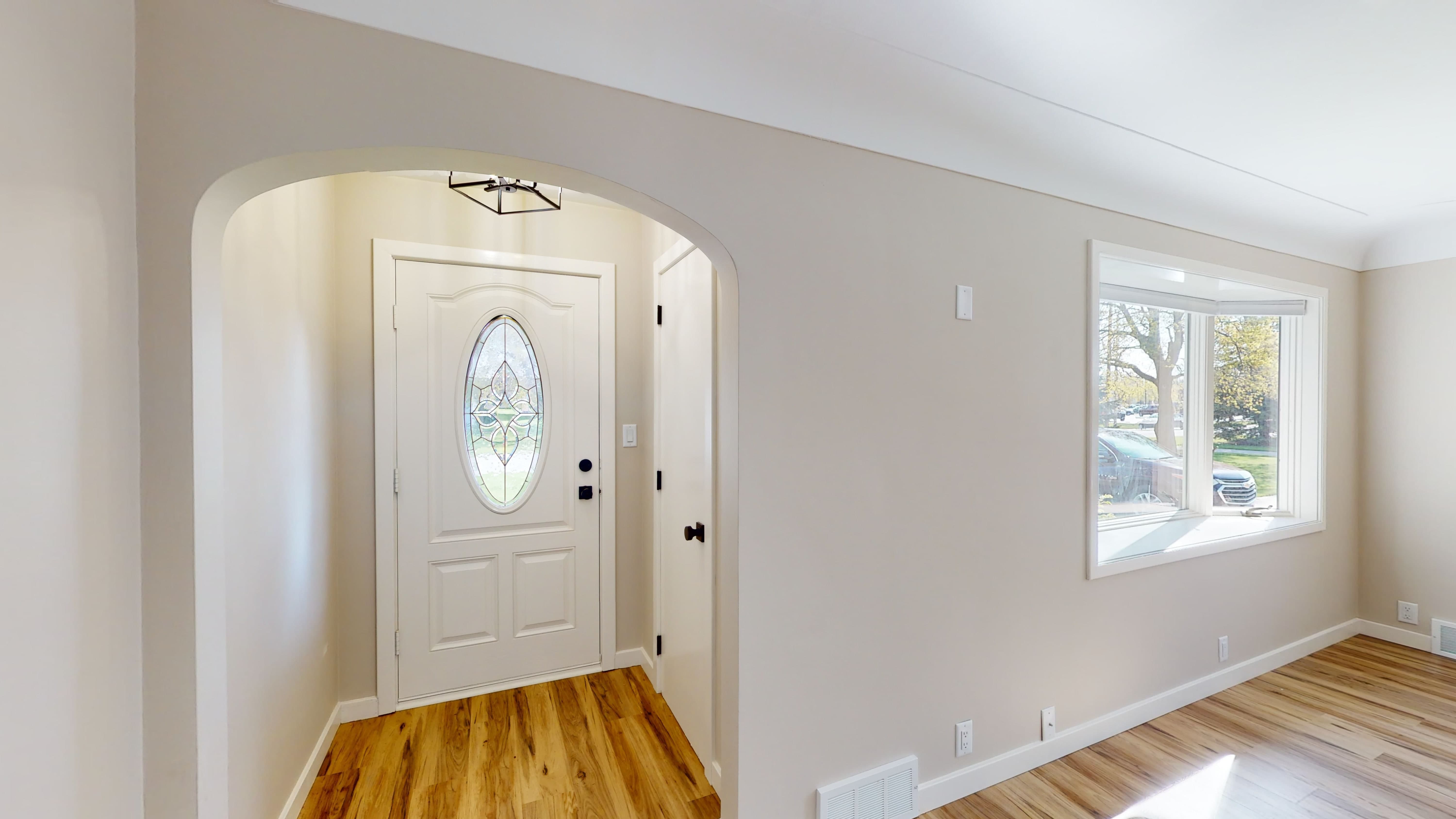 370 East Jefferson Street – photo 3