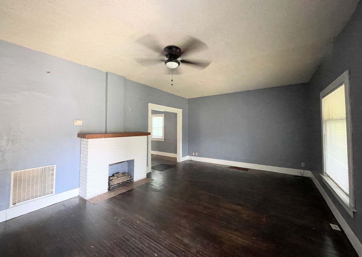 3 Bed 1.5 Bath – photo 2