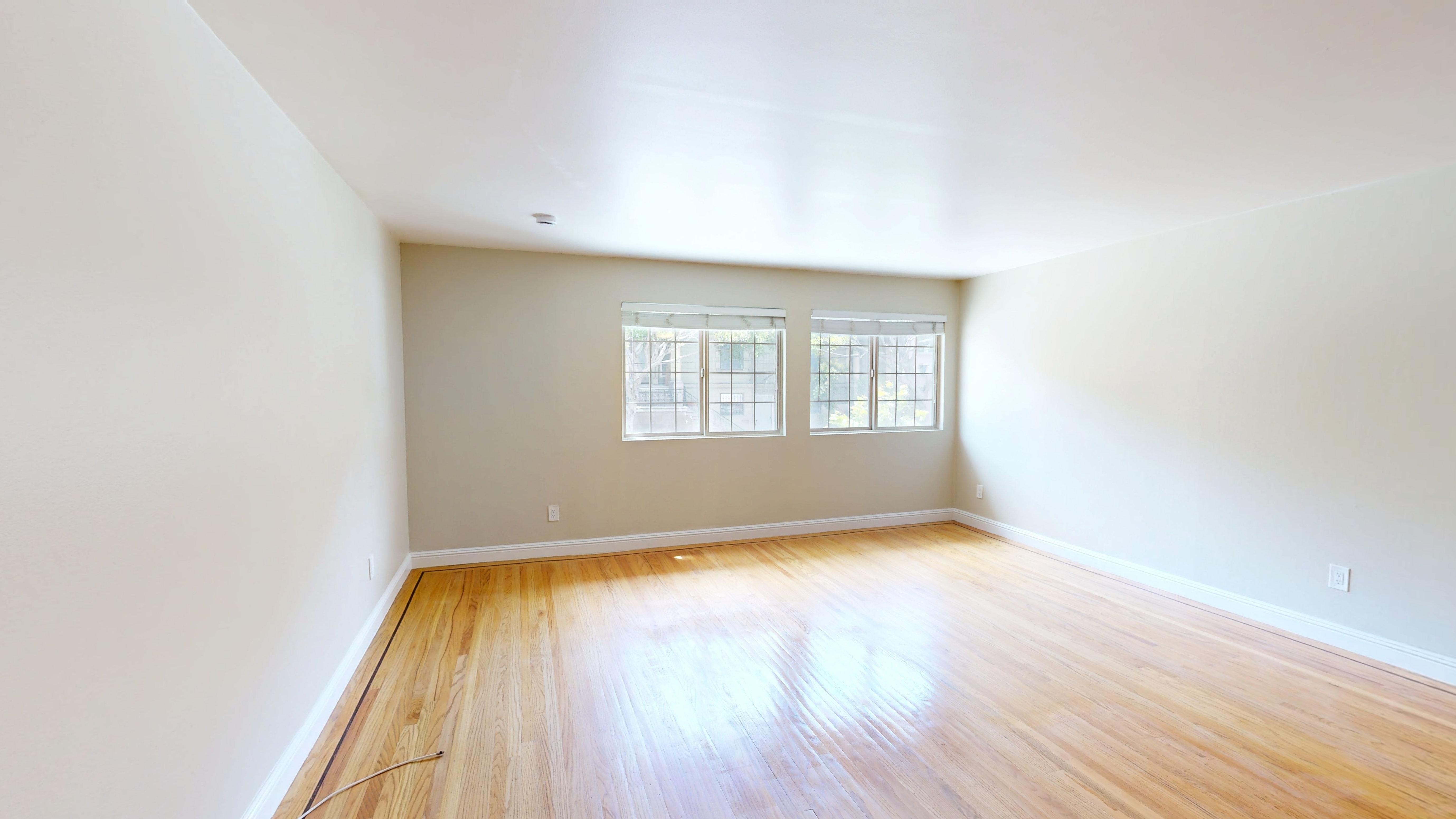 600 Oak – photo 1