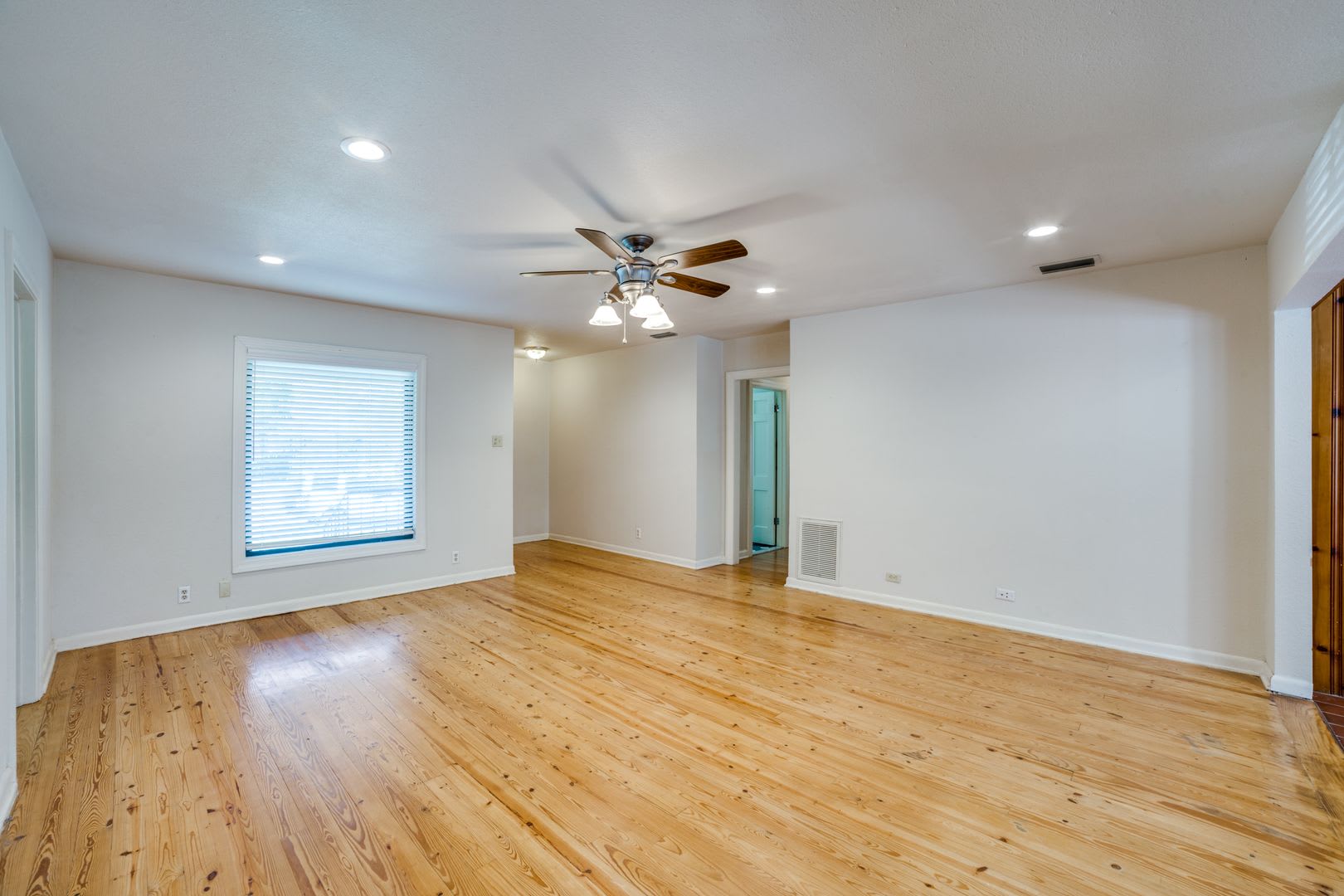 Charming 3 Bedroom in Alamo Heights – photo 5
