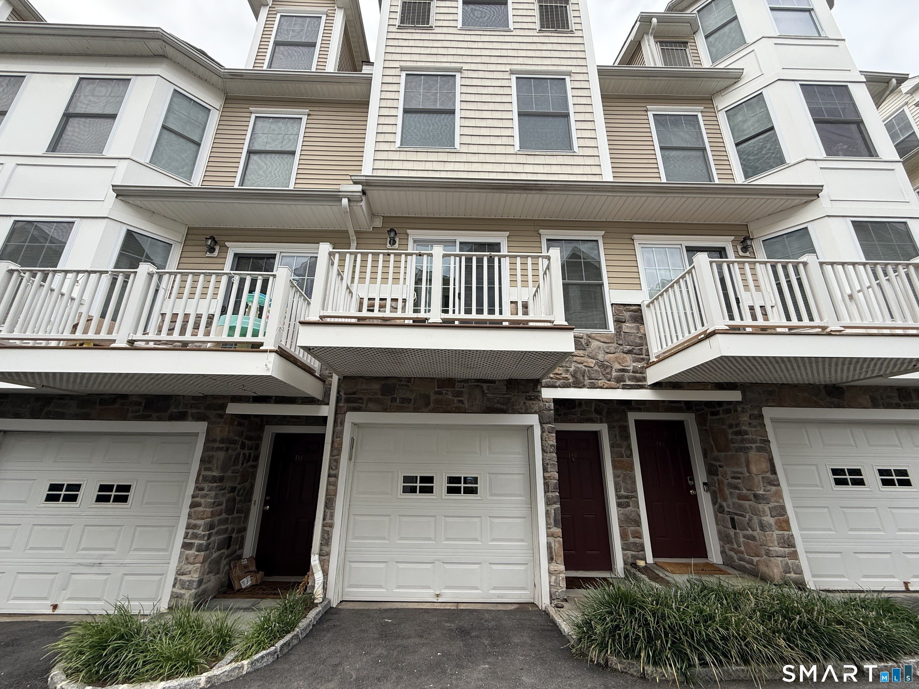 85 Camp Avenue – photo 3