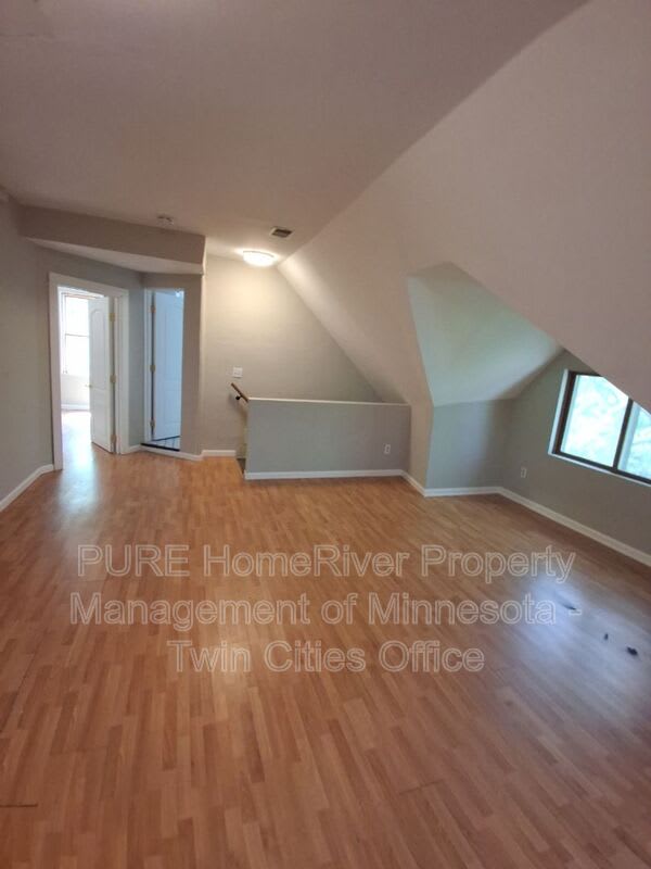 140 Belvidere St W – photo 5