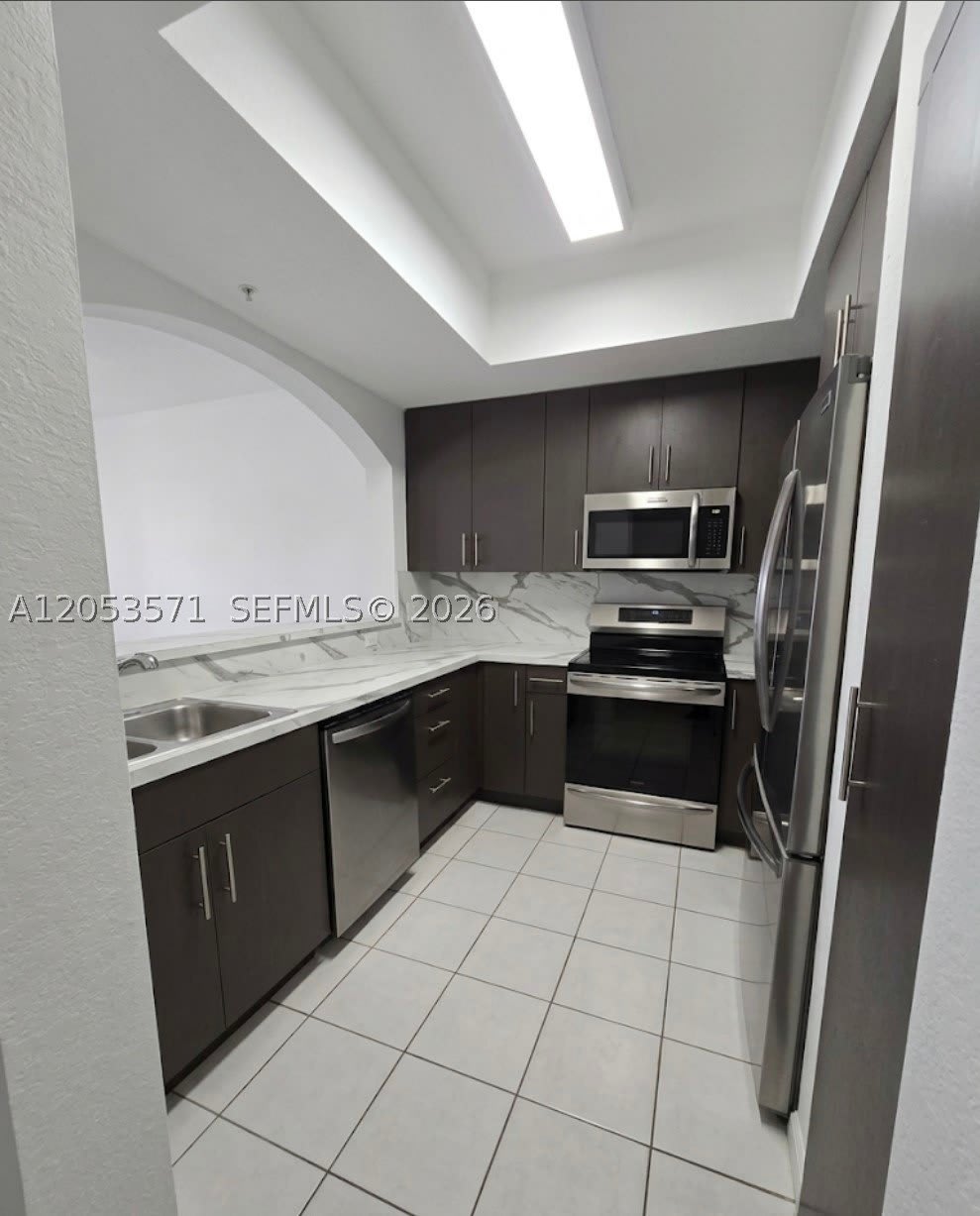 8936 W Flagler St – photo 3