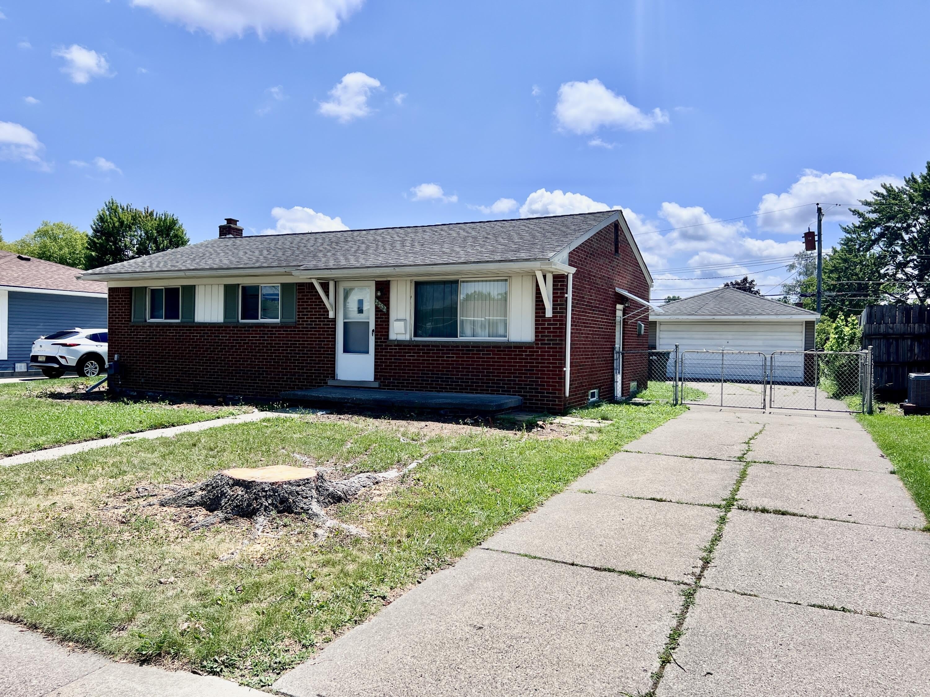 2252 Winston Drive – photo 2