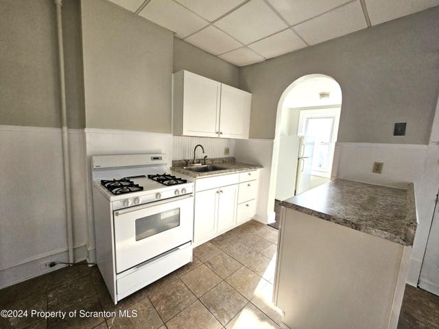 2122 North Main Avenue – photo 2