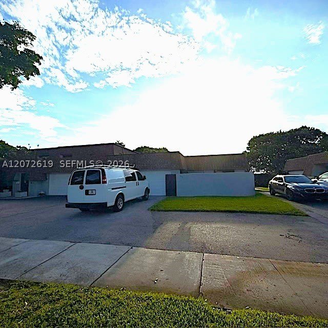 19229 E Lake Dr – photo 1