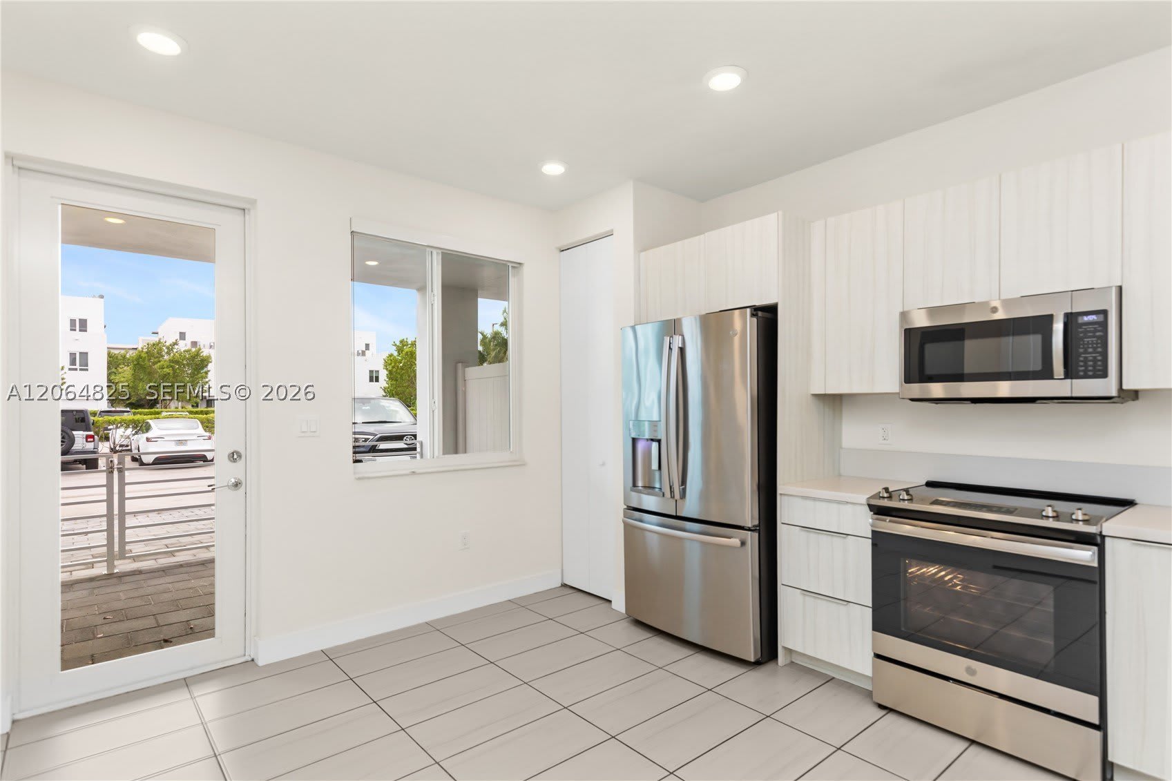 6416 NW 102nd Ct – photo 4