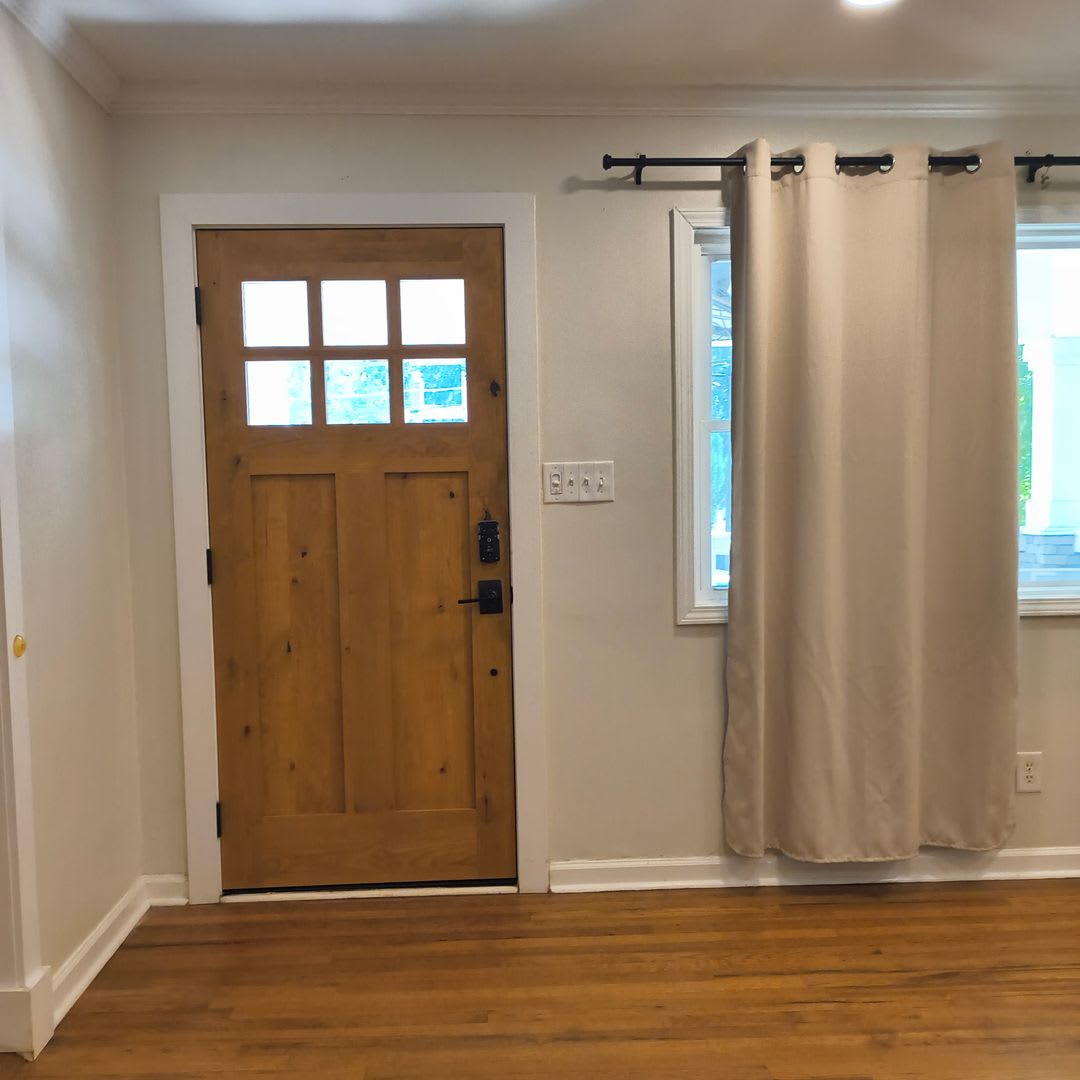 Gorgeous Renovated Bungalow For Rent In Highly Sought After Edgewood Neighborhood! – photo 4
